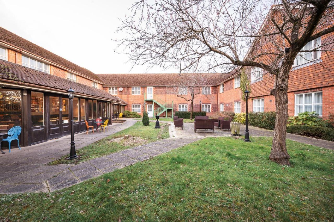 Holiday Inn Reading West By Ihg Exterior photo