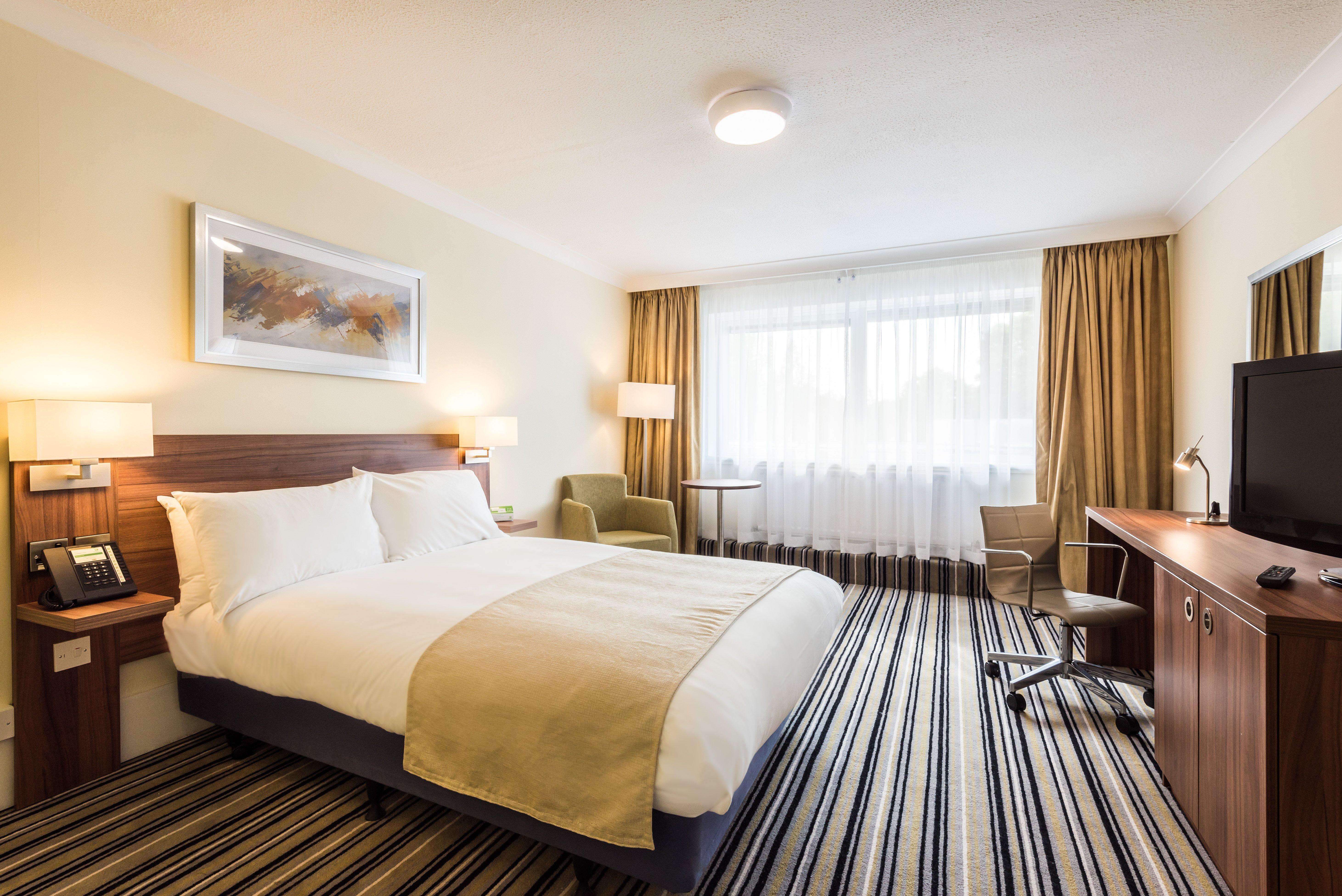 Holiday Inn Reading West By Ihg Exterior photo