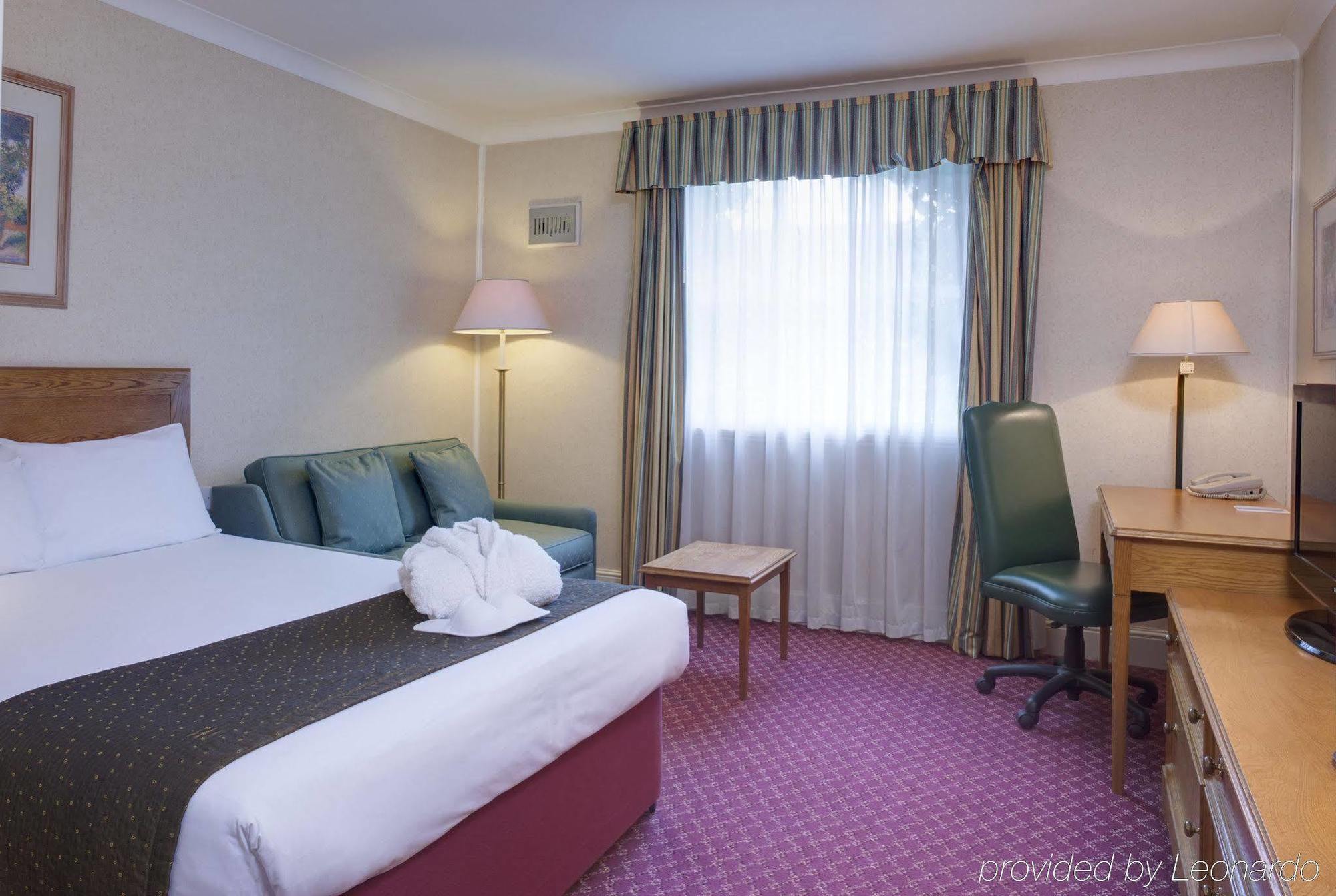 Holiday Inn Reading West By Ihg Exterior photo